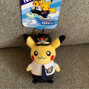 BNWT 13cm Pokemon Center Jpn Narita Airport Pilot Captain Pikachu Plush Keychain